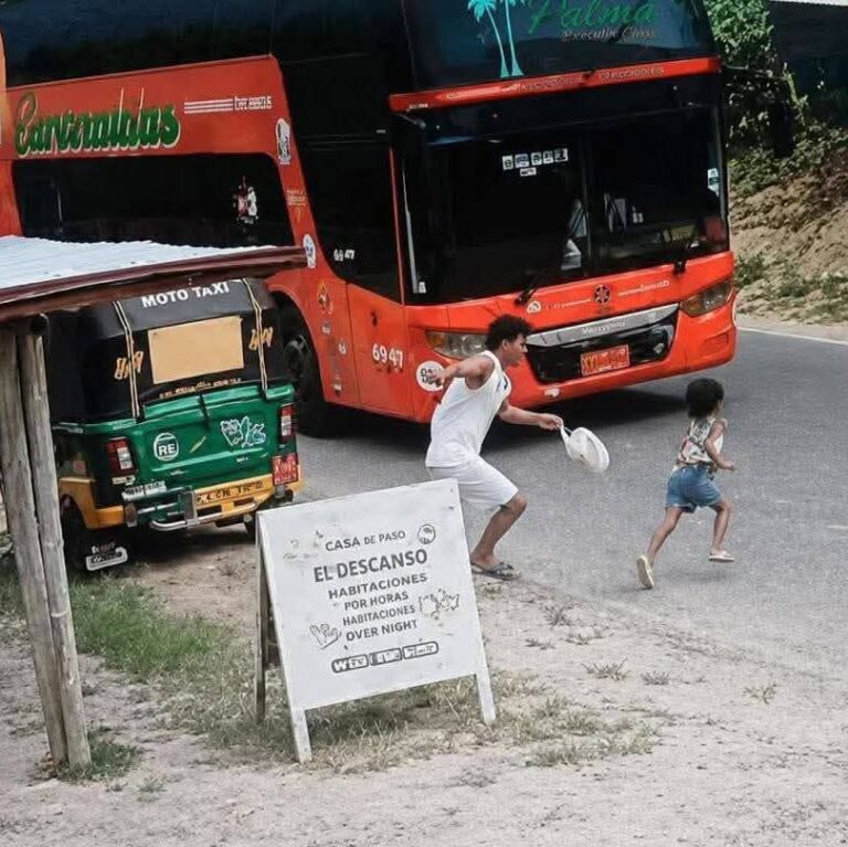 ATACAMES DIO EL ÚLTIMO ADIÓS A GEOVANNA ELIETTE BERMEO DÍAZ, LA NIÑA QUE MURIÓ ATROPELLADA POR UN BUS